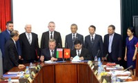 Sindicatos de Vietnam y Bielorrusia fortalecen cooperación 