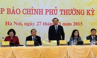 Economía vietnamita se desarrolla de manera equilibrada en todos los sectores