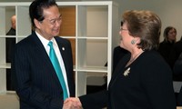 Premier vietnamita sostiene contactos bilaterales con dirigentes mundiales en París 