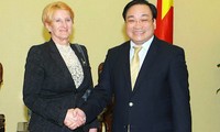Vietnam y Eslovaquia impulsan relaciones de cooperación multifacética  
