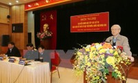 Líder partidista mantiene contacto con electorado de distritos de Hanoi