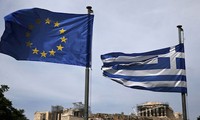 Grecia logra acuerdo con acreedores para recibir desembolso de mil millones de euros 