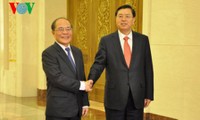 Dirigentes parlamentarios de Vietnam y China reunidos en Beijing 