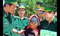 Puesto de guardia fronteriza en el cruce internacional de Le Thanh cultiva amistad Vietnam - Camboya