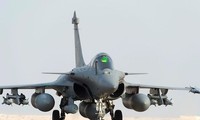 Fuerza aérea francesa bombardea bases petroleras del Estado Islámico en Siria 