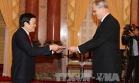 Presidente vietnamita recibe a embajadores extranjeros