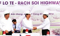 Inician construcción de la carretera que conecta ciudad de Can Tho con provincia de Kien Giang