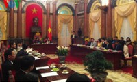 Vicepresidenta vietnamita elogia a personas con mayores contribuciones a atención infantil