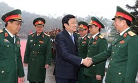 Presidente vietnamita visita el Instituto de Logística Militar