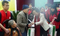 Vietnam atiende a los necesitados en ocasión del Tet