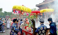 Compatriotas celebran con regocijo el segundo día del Tet tradicional 2016