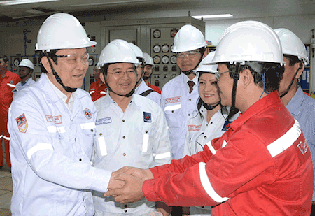 Presidente vietnamita en encuentro con trabajadores en ocasión del Tet 2016