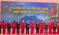 Inaugurados Festival Tan Vien y Año de Turismo de Ba Vi