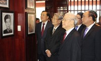 Conmemoran aniversario 110 del natalicio del desaparecido primer ministro Pham Van Dong