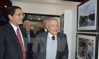 Exhibición sobre los logros de la renovación de Vietnam en Egipto   