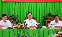 Primer ministro pide apoyo a compatriotas afectados por desastres naturales en Delta del río Mekong
