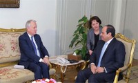 Egipto y Francia conversan sobre soluciones para crisis en Medio Oriente y África del Norte
