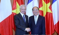 Debaten medidas para impulsar la cooperación parlamentaria entre Vietnam y Francia