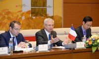 Finaliza exitosamente visita a Vietnam del presidente parlamento francés