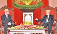 Fortalecen cooperación entre Partidos Comunistas de Vietnam y Estados Unidos