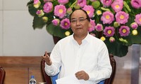 Premier vietnamita insta a elevar la eficacia de lucha contra cambio climático