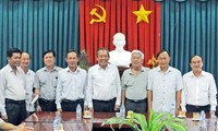Viceprimer ministro de Vietnam apoya el movimiento de aliento al estudio en Long An