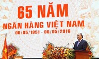 Primer ministro vietnamita honra contribuciones del Banco Estatal  
