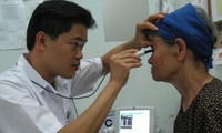 Vu Manh Ha, un médico vietnamita dedicado a los pacientes pobres
