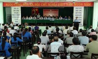 Aspirantes de elecciones generales vietnamitas se reúnen con electores