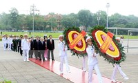 Conmemoración del aniversario 126 del natalicio de Ho Chi Minh en el país y exterior