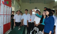 Dirigentes vietnamitas continúan visitas de supervisión para la jornada electoral legislativa 