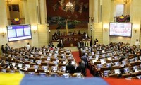 Colombia: parlamentarios aprueban Acto Legislativo por la Paz 