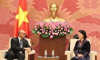 Recibe presidenta del Parlamento vietnamita a embajadores extranjeros