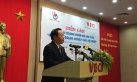 Fomenta Vietnam vínculos entre empresas y agencias de prensa