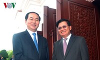 Presidente de Vietnam visita a principales dirigentes de Laos