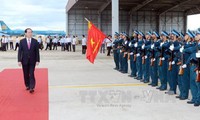Presidente de Vietnam orienta reforzamiento de fuerzas aéreas del Ejército