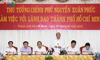 Premier vietnamita urge a Ciudad Ho Chi Minh ser una perla brillante del Mar Oriental