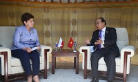 Premier vietnamita se reúne con líderes internacionales al margen de ASEM 11