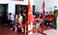 Actividades humanitarias de juventud vietnamita en Laos