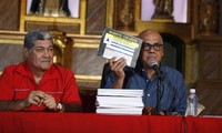 Gobierno venezolano acusa a oposición de falsificación de firmas para el referendo revocatorio