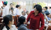 Presidenta del Parlamento contacta con electores en ciudad de Can Tho