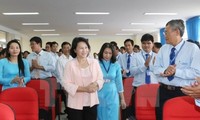 Presidenta del Parlamento vietnamita urge a elevar nivel de formación profesional