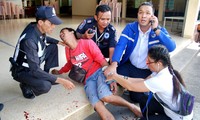 Primer ministro de Tailandia calma a pobladores después de ataques con bombas
