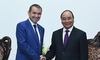Vietnam y Francia consolidan buenas relaciones tradicionales 