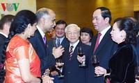 Primer ministro recibe a representantes de organizaciones internacionales en Vietnam