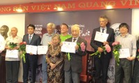 Celebran novena entrega del premio Bui Xuan Phai-Por el amor a Hanoi 