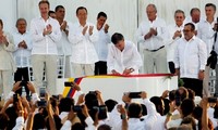  Gobierno colombiano y FARC firman histórico acuerdo de paz