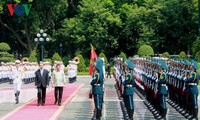 Presidente filipino en visita oficial en Vietnam