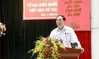 Presidente Tran Dai Quang contacta con votantes en Ciudad Ho Chi Minh 