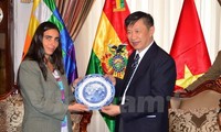Vietnam se interesa en impulsar relaciones con partidos políticos de Bolivia